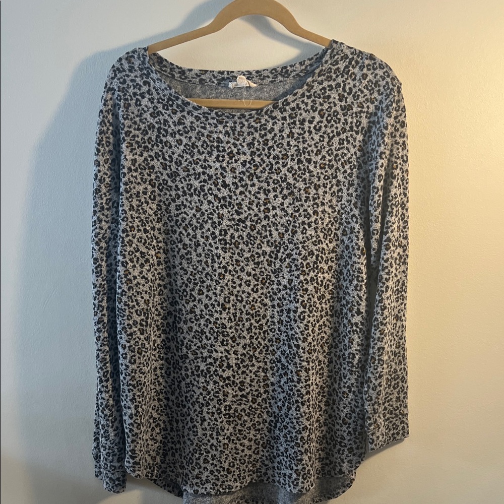Jane and Delancey Gray Animal Print Long Sleeve Top